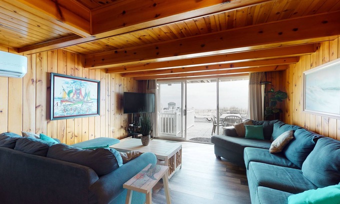 Midtown Ocean City House | Oceanfront Townhouse w/Outdoor Deck, Washer/Dryer, Great Beach Location