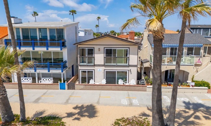 Balboa Peninsula House | OCEANFRONT TRIPLEX WITH OCEAN VIEWS & PATIO