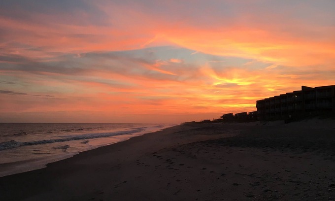 Sneads Ferry Condo | Oceanfront! Topsail Dunes Beachfront Condo with Pool and Balcony
