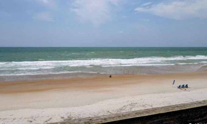 North Topsail Beach House | Oceanfront! 5 Bedroom, elevator, hot tub! Quiet street with no public parking!