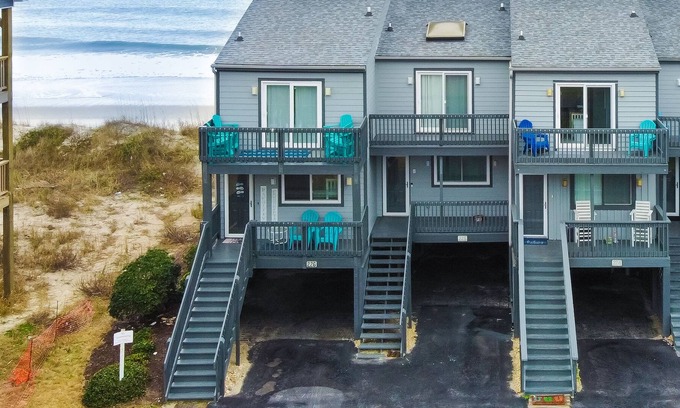 Sneads Ferry House | Oceanfront corner townhome with 4 balconies, pool & panoramic view