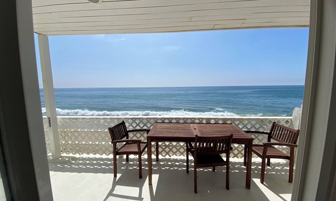 Eastern Malibu Apartment | Oceanfront Views Get-Away Carbon Beach - Starfish