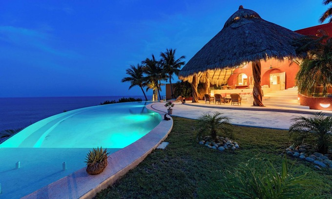 Santa Maria Huatulco Villa | Oceanfront W/Beach Access in Gated Neighbourhood