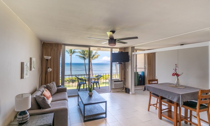 Kihei Condo | Oceanfront, walk to shops and restaurants