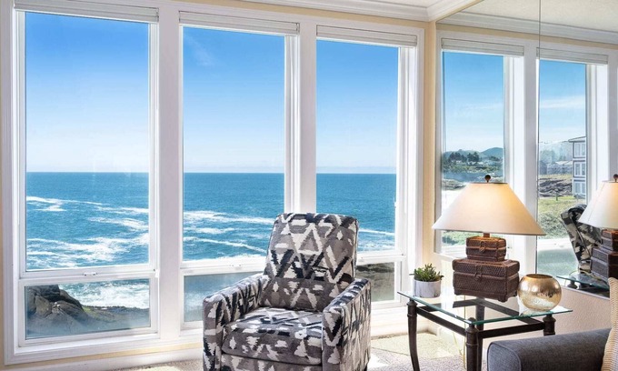 Depoe Bay Condo | Oceanfront, Whale Watching, Pool | The Lighthouse