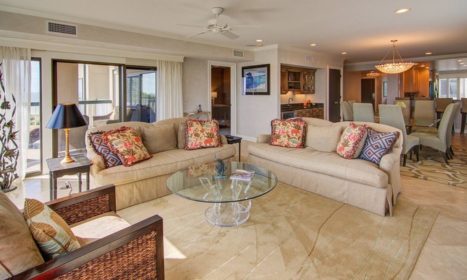 Isle of Palms Villa | Oceanfront Wild Dunes condo w/ stunning views & shared pool/hot tub!