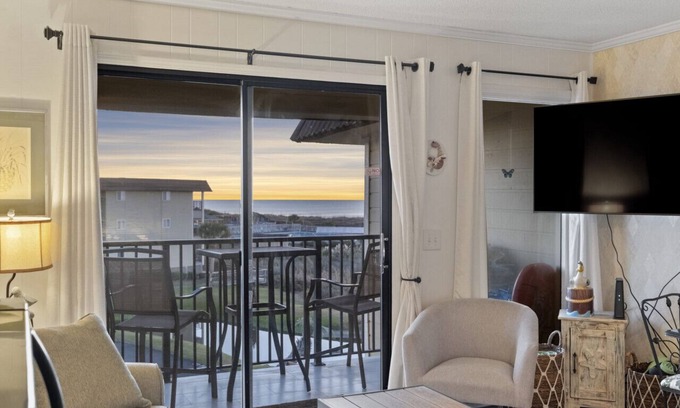 Folly Field Condo | Oceanfront30%OffJulyDates 1BR/BA Luxury Condo