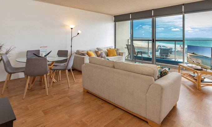 Forster Apartment | Oceanic 3 - On The Beach!