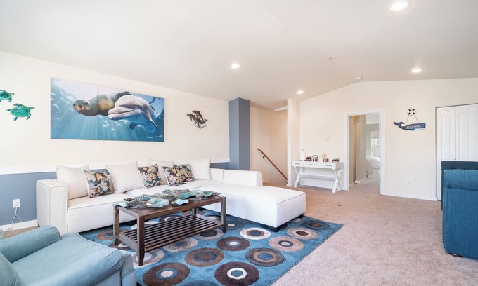 Newport Apartment | Oceanic Mirage - Newly Remodeled Family Friendly Ocean View