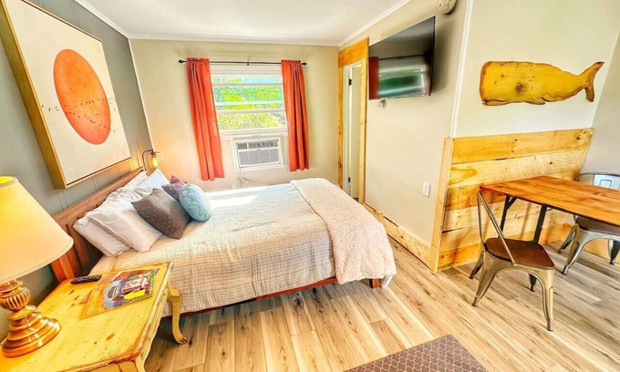 Manchester Center Hotel | Oceans 8 minutes to Manchester Vermont