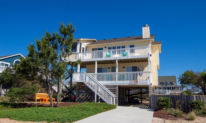 Ocean Hill House | Oceanside, Private Pool, Hot Tub, Screened Porch, Close to Beach! OH81, Lazy Daisy