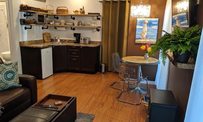 North Saanich Apartment | Oceanspray Hideaway