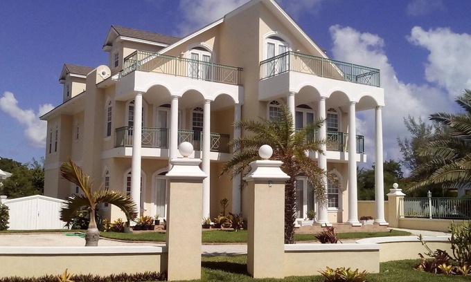 Nassau House | OCEANSPRAY! Opulent Beach House w/Saltwater Pool IN THE HEART OF THE BAHAMAS