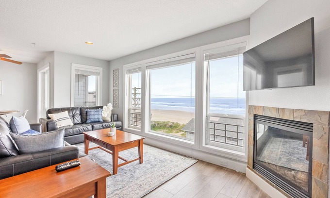 Rockaway Beach Condo | Oceanview 2-bedroom Penthouse Steps to the Beach