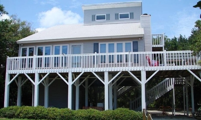 Edisto Island House | OCEANVIEW, 4Bed, 3B, 2 Minutes to Beach! July and August Dates Available
