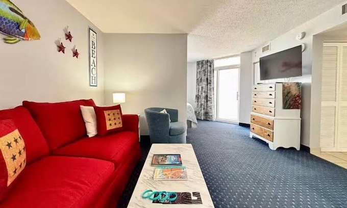 Crescent Beach Condo | Oceanview Bliss-Coastal Studio Escape