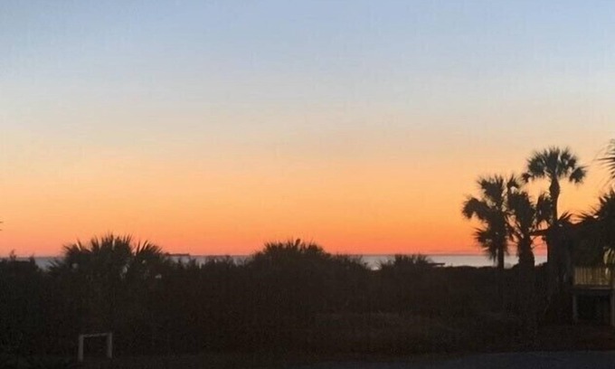 Isle of Palms Condo | Oceanview Condo ~ New Owner/Newly Remodeled!