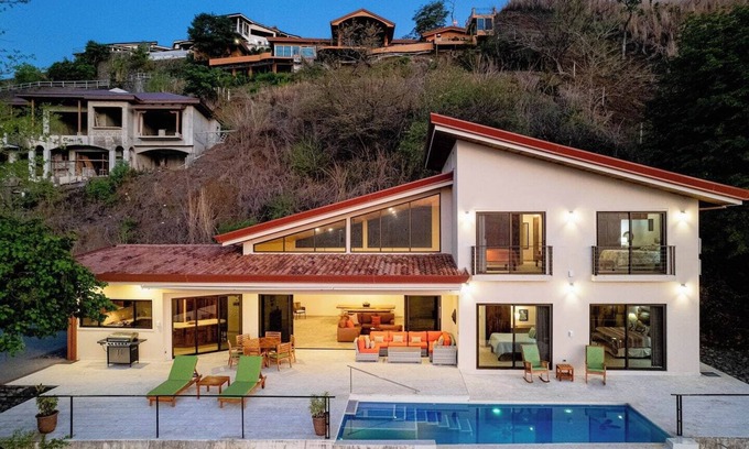 Playa Hermosa House | Oceanview Home Tranquil Sunsets of Hermosa Beach