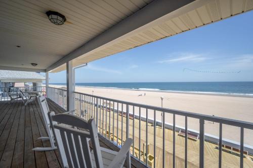 Ocean City Apartment | OCHG Lankford Oceanfront Penthouse