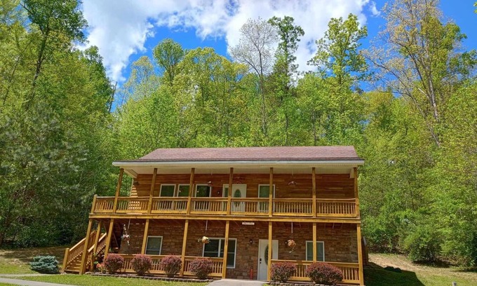 Sloans Valley House | October Special for Ellie's Place!