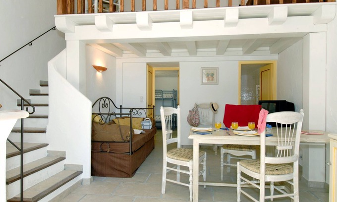 Gordes House | Odalys Référence La Bastide des Chênes by Interhome