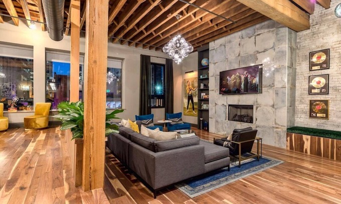 Downtown Nashville Condo | ❤️ of Downtown- 4 BR Walk to Everything! Producers Loft- Printers Alley Lofts