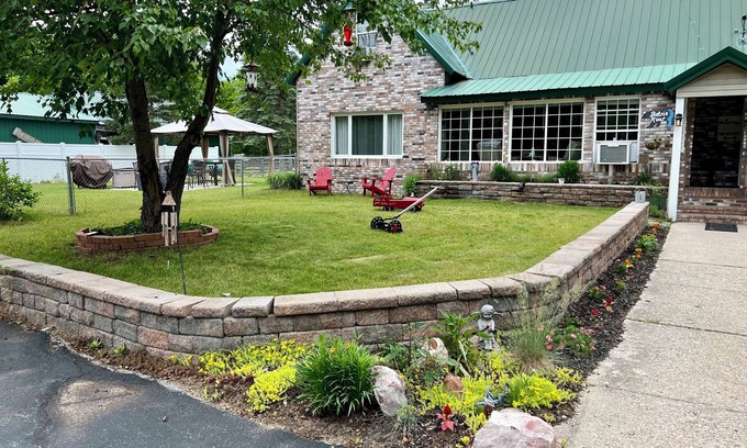 Benzonia House | %OFF 7/28 DAYS 20 gst/pet - 3,600 sq. ft.ranch 0.5m to Crystal Mountain resort