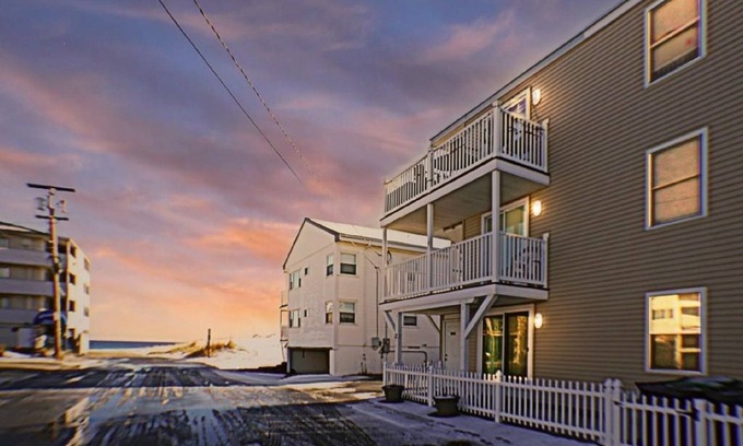 Hampton Condo | Off Season Rates available for Hampton Beach Condo - only steps to the beach!