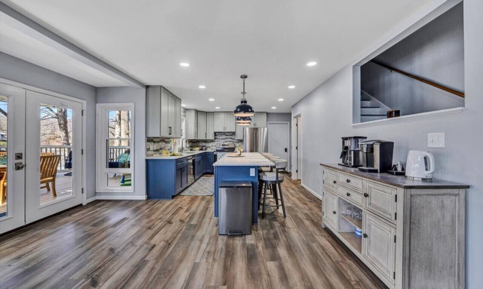Westlake Corner House | Off The Grid - Waterfront