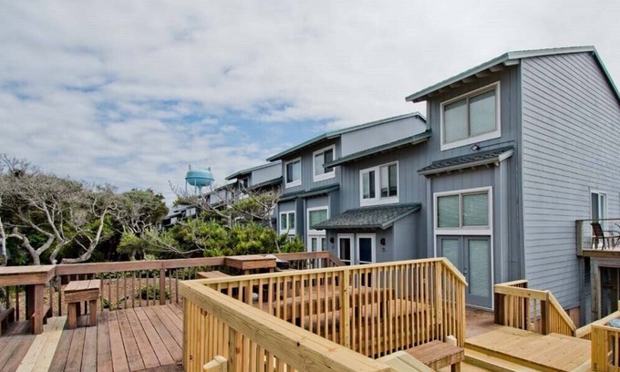 Pine Knoll Shores Condo | OG#10- Driftwood on the Ocean, Almost Oceanfront Condo in Pine Knoll Shores, NC!