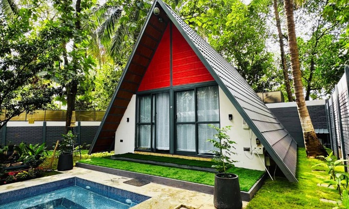 Ramanagara Cottage | Oh-Bali Villa by Travent Mug