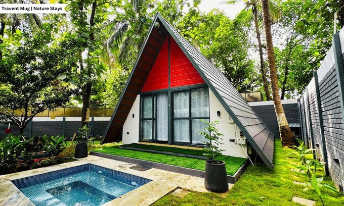 Ramanagara Villa | Oh - Bali Villa by Travent Mug