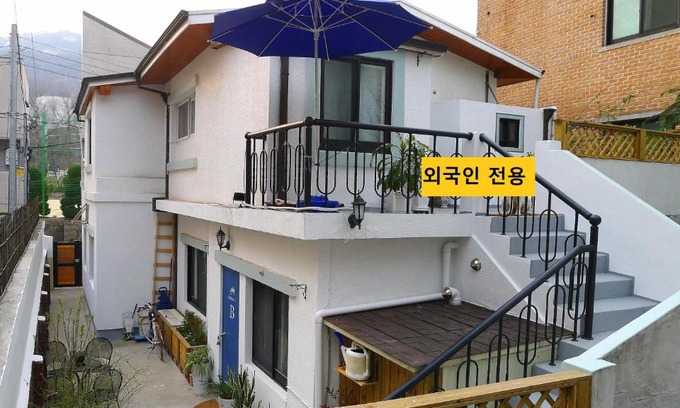 Cheongunhyoja-dong House | Oh My Guesthouse