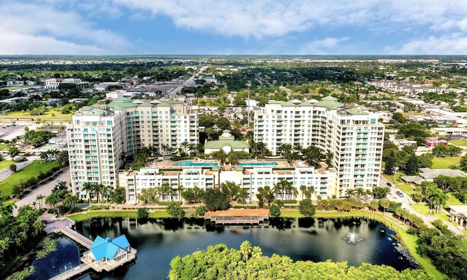 Boynton Beach Condo | OH-SO-MUCH-BETTER-THAN-A-HOTEL! ASK FOR 2-WEEK DEAL! -ONLY 1,200!