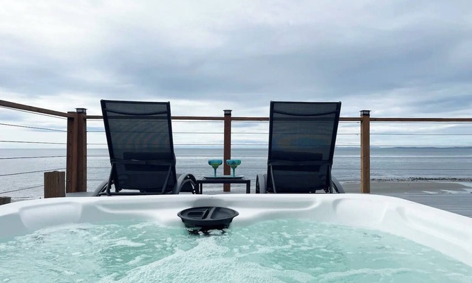 Oak Harbor House | OH1: Oceanfront Escape w/Hot Tub!/High Speed Wi-Fi