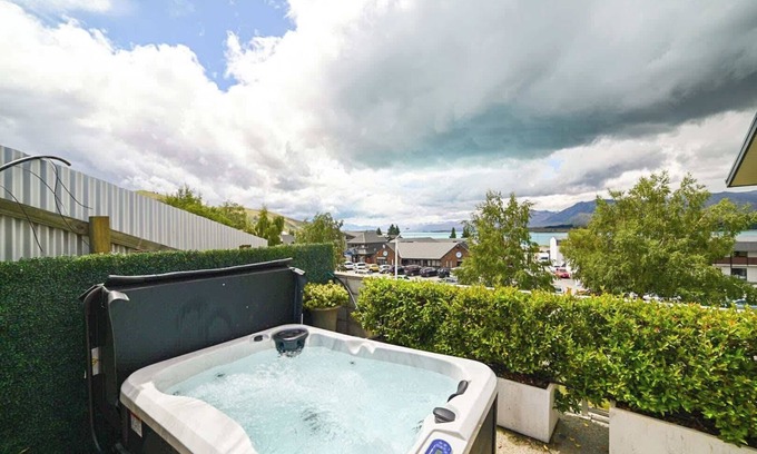 Lake Tekapo House | Ohana Tekapo Vista - 3BR, Hot Tub & Stunning Views