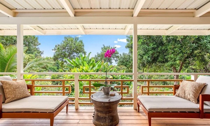 Honaunau-Napoopoo Cottage | Ohia Cottage: Your Coastal Retreat near Napoopoo Beach