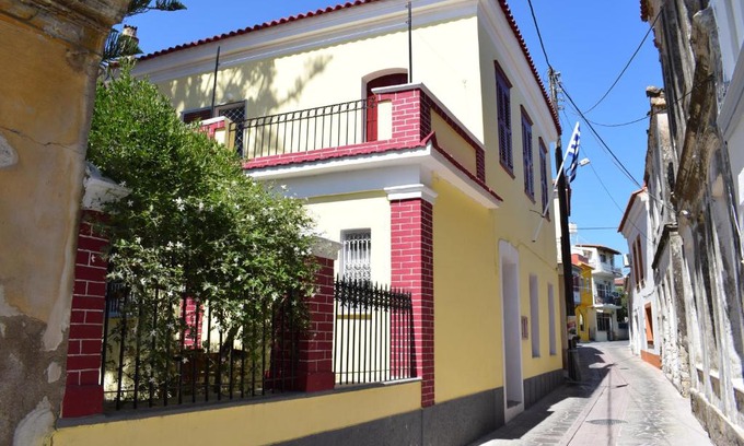 Karlovassi Villa | Oikia Ahanasia