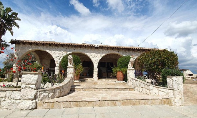 Politiko House | Oikos Selinolithos