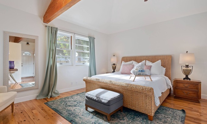 Ojai House | Ojai East End Countryside Retreat with Outside Jacuzzi and EV TESLA Charger