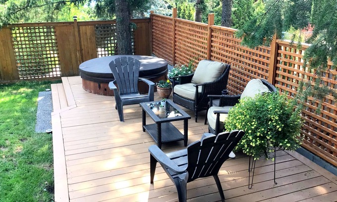 West Kelowna Estates House | Okanagan Getaway - pool, hottub, central location