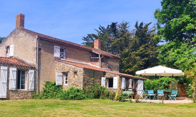 Saint-Georges-de-Pointindoux House | Old country house 20 minutes from Les Sables d'Olonne