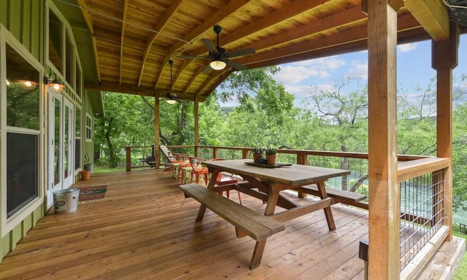 Canyon Lake Cottage | Ol' Greengo on the Horseshoe - Guadalupe Riverfront