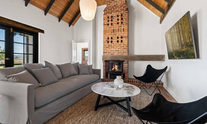 Eglinton House | 'Old Alloway'- 7 Bedrooms/Sleeps 17 -9mins to CBD