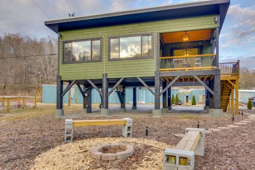 Old Fort House | Old Fort Retreat, Direct Access to Mill Creek