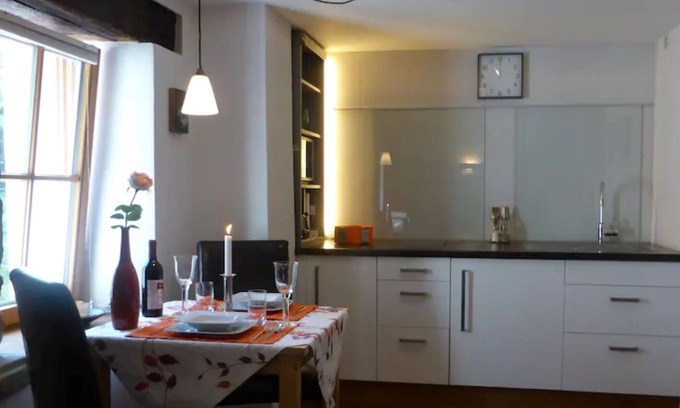 Altstadt Apartment | Old historic residential tower in the old town of Constance