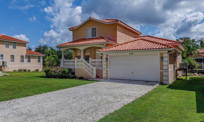Homosassa House | Old Homosassa Waterfront Luxury Living w/boat slip, private ramp and sleeps 10