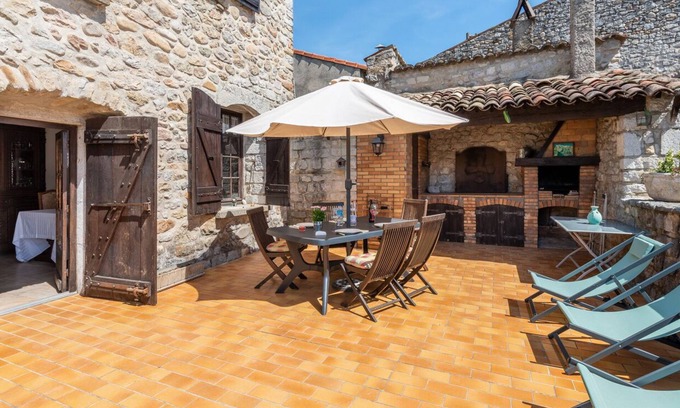 Ruoms House | Old house full of character, very well restored, in Ruoms, pedestrianized