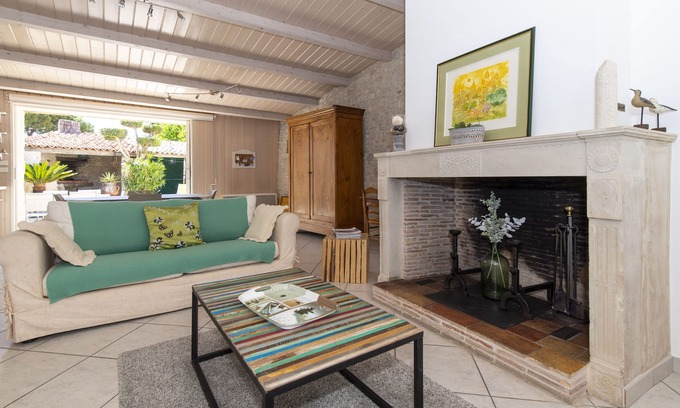 La Flotte House | Old house restored in the Rhaetan style, rated 4 stars, family-run