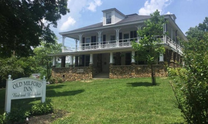 Milford Bed & Breakfast | Old Milford Inn